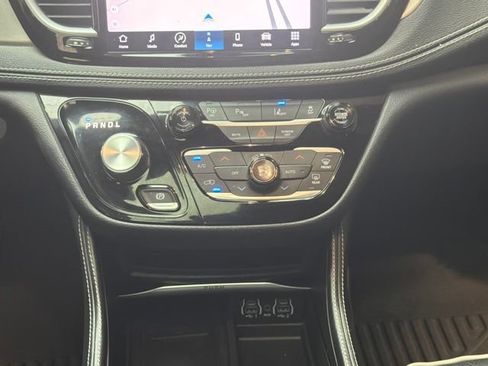 Used 2023 Chrysler Pacifica Limited w/ S Appearance Package FWD image 18