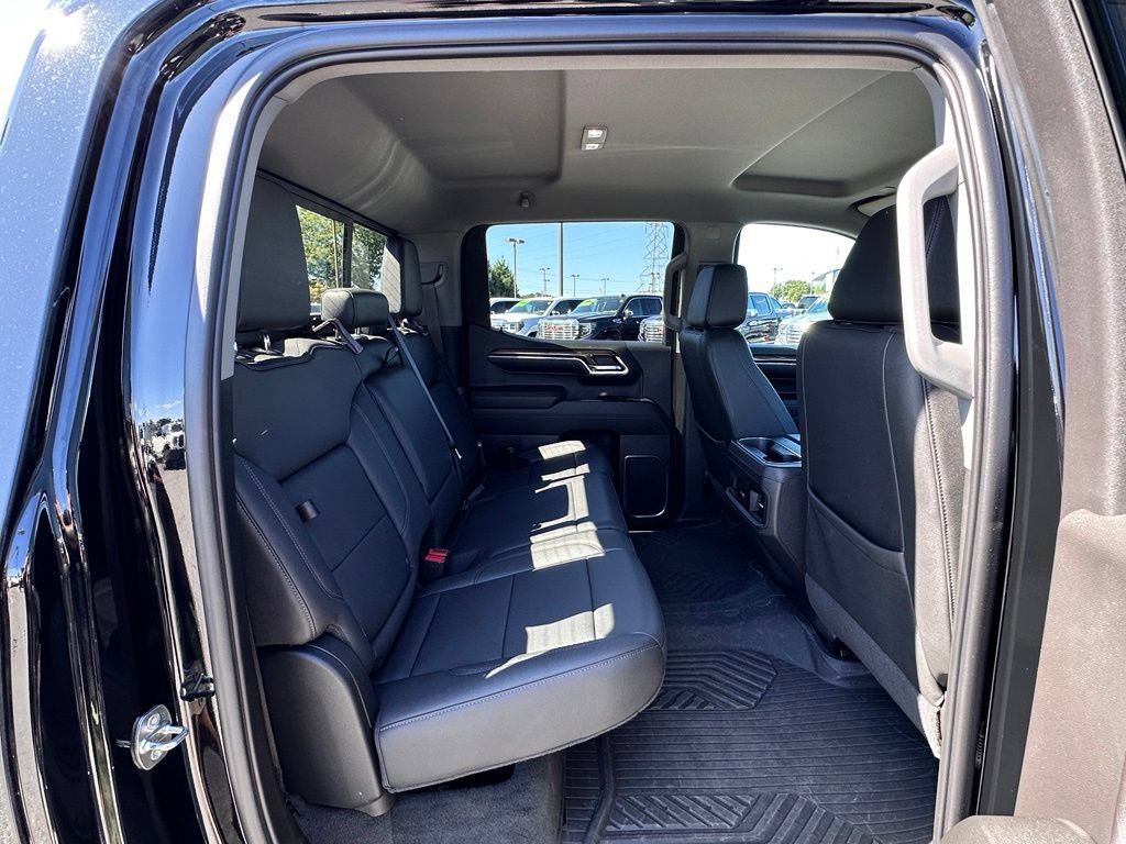 Used 2024 Chevrolet Silverado 1500 LT Trail Boss w/ Convenience Package II AWD/4WD image 17