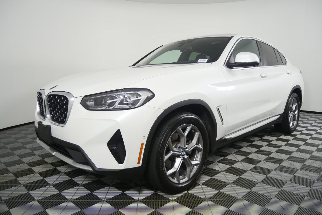 Certified 2025 BMW X4 xDrive30i w/ Premium Package AWD/4WD image 8