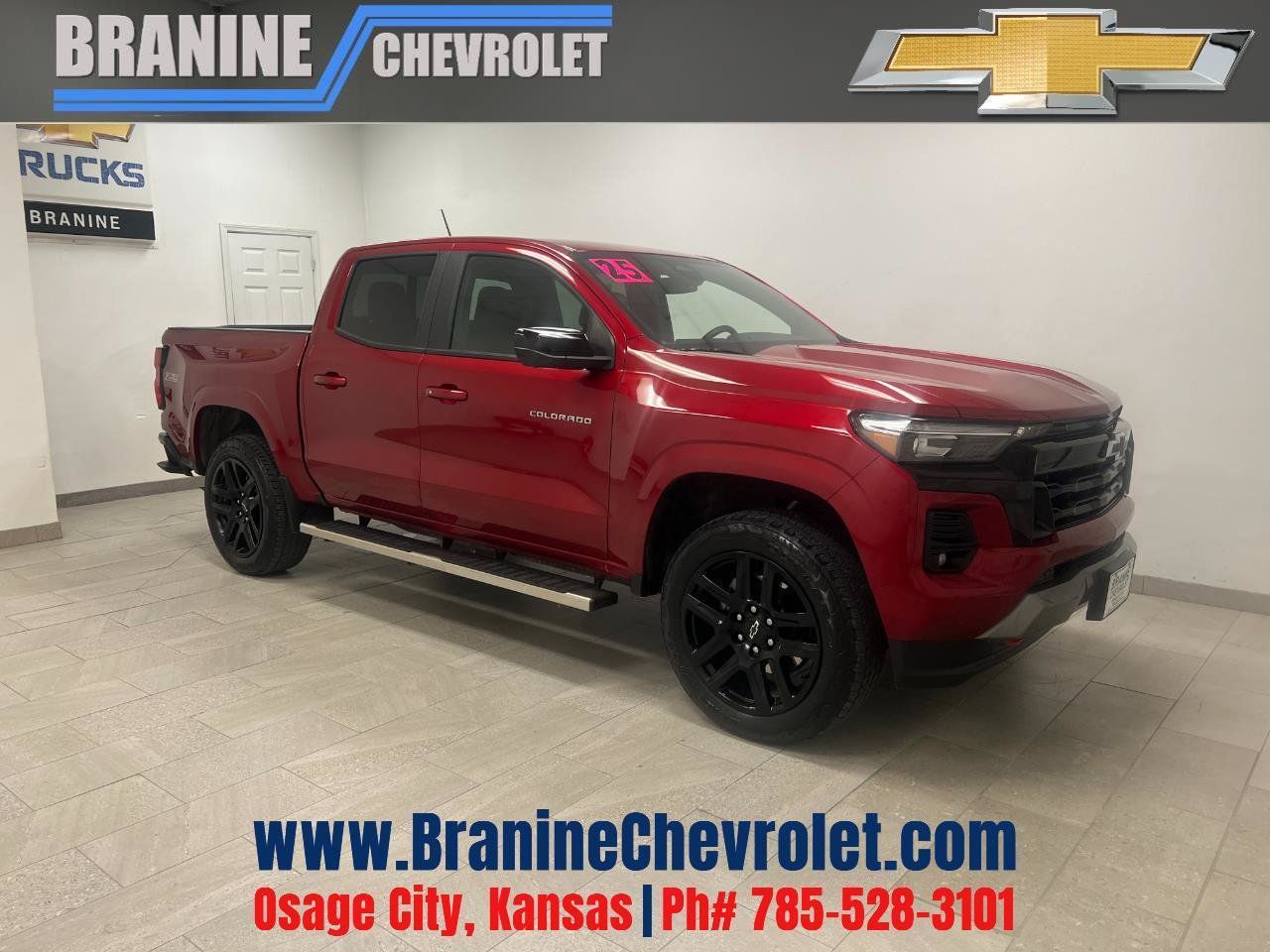 Used 2025 Chevrolet Colorado Z71 w/ Technology Package AWD/4WD image 1
