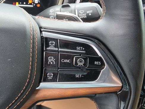 Used 2022 Jeep Grand Cherokee L Summit AWD/4WD image 38