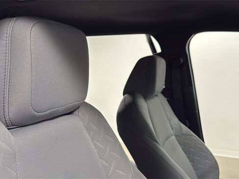 Certified 2025 Toyota Tacoma SR5 image 19