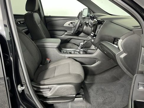 Used 2022 Chevrolet Traverse LT image 33