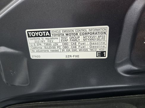 Used 2021 Toyota Prius LE image 24