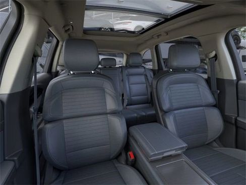 New 2025 Lincoln Nautilus Reserve image 10