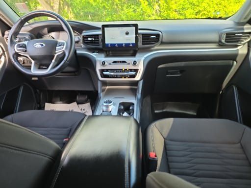 Certified 2021 Ford Explorer XLT AWD/4WD image 2