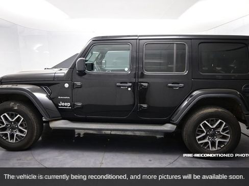 Used 2024 Jeep Wrangler Unlimited Sahara AWD/4WD image 8
