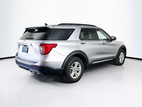 Used 2024 Ford Explorer XLT w/ Equipment Group 202A image 9