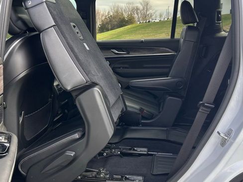 Used 2022 Jeep Grand Cherokee L Overland w/ Luxury Tech Group IV image 24