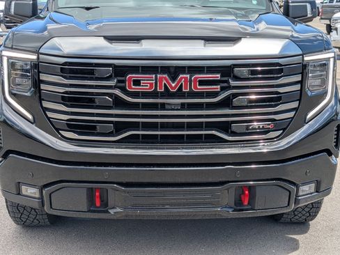Used 2024 GMC Sierra 1500 AT4 w/ Technology Package AWD/4WD image 10
