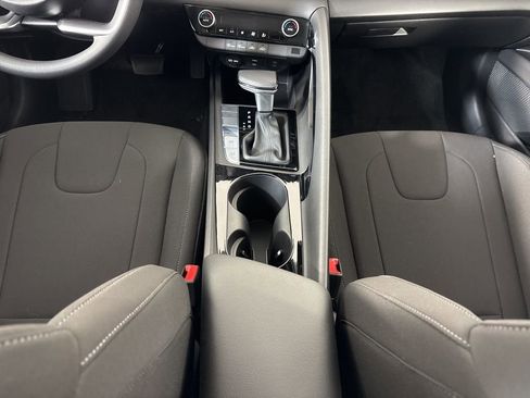New 2025 Hyundai Elantra Hybrid FWD image 22