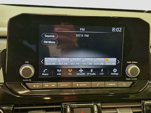 Used 2024 Nissan Pathfinder SV w/ SV Premium Package AWD/4WD image 21