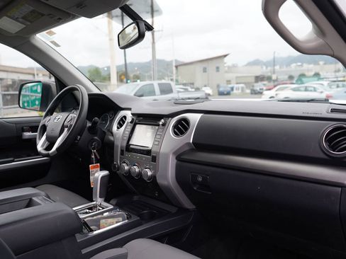 Used 2017 Toyota Tundra SR5 image 20