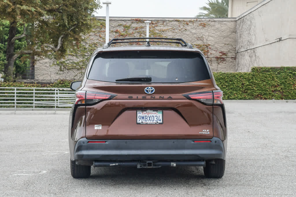 Used 2021 Toyota Sienna XLE FWD image 9