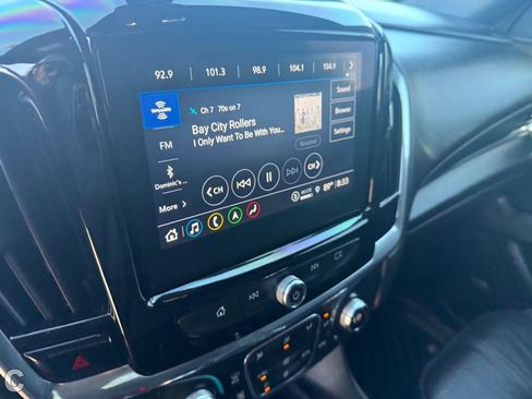 Used 2023 Chevrolet Traverse RS FWD image 24
