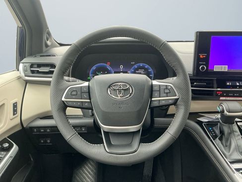 New 2026 Toyota Sienna Limited image 13