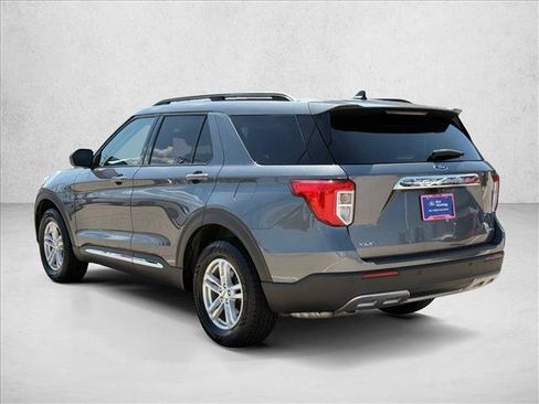 Certified 2021 Ford Explorer XLT w/ Equipment Group 202A AWD/4WD image 7