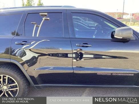 Used 2018 Jeep Grand Cherokee Trailhawk w/ Trailhawk Luxury Group image 9