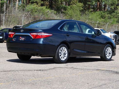 Used 2015 Toyota Camry LE FWD image 3