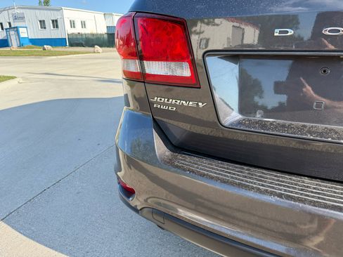 Used 2014 Dodge Journey R/T w/ Flexible Seating Group image 6