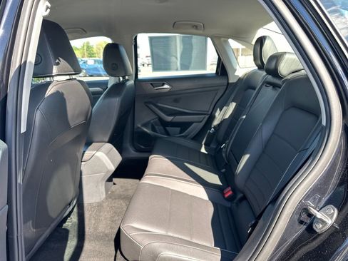 Used 2024 Volkswagen Jetta SE FWD image 16