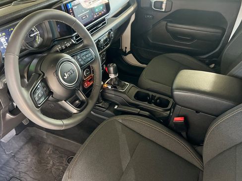 Used 2025 Jeep Wrangler Unlimited Sport S 4xe AWD/4WD image 10