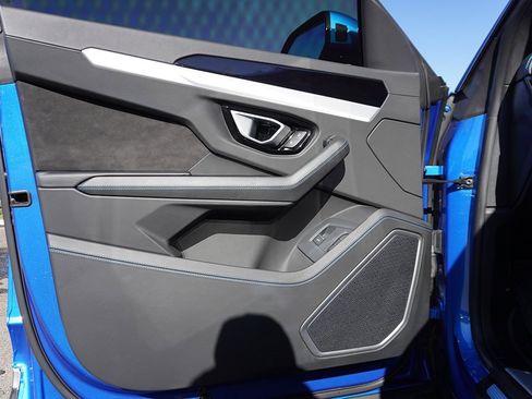 Used 2022 Lamborghini Urus image 28