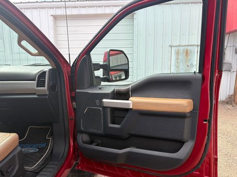 Used 2022 Ford F250 Lariat w/ Lariat Ultimate Package image 21