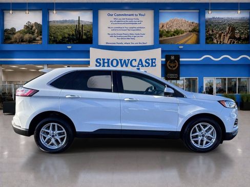 Used 2022 Ford Edge SEL AWD/4WD image 9