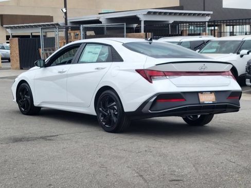 New 2026 Hyundai Elantra SEL Sport FWD image 3