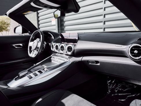 Used 2021 Mercedes-Benz AMG GT Roadster image 40