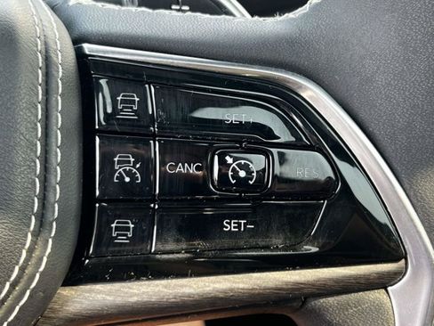 Used 2022 Jeep Grand Cherokee Overland AWD/4WD image 21