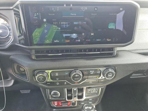 Used 2025 Jeep Wrangler Unlimited Sport AWD/4WD image 16