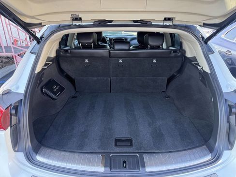 Used 2014 INFINITI QX70 AWD w/ Premium Package image 24