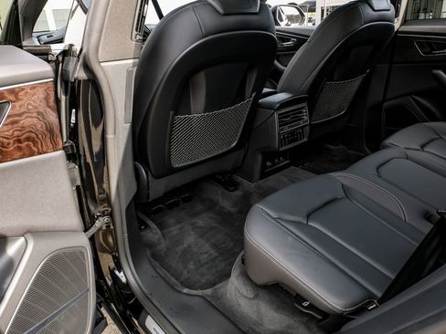 Used 2022 Audi Q8 Premium Plus AWD/4WD image 36