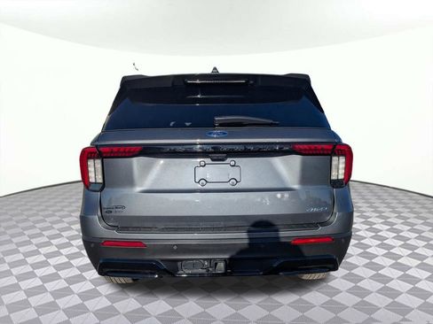Used 2025 Ford Explorer ST-Line image 4
