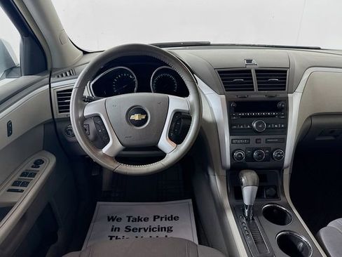 Used 2009 Chevrolet Traverse LT FWD image 22