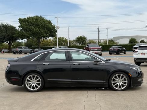 Used 2013 Lincoln MKZ FWD image 4