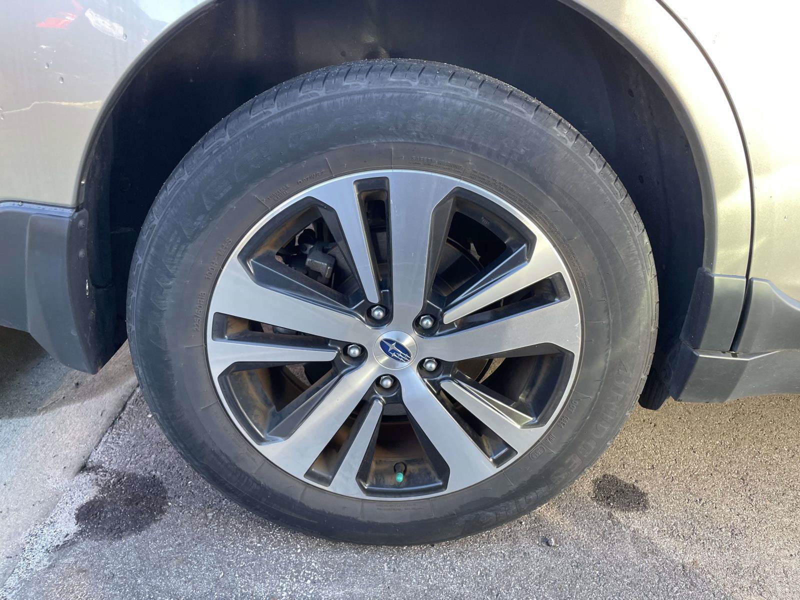 Used 2019 Subaru Outback 2.5i Limited AWD/4WD image 5