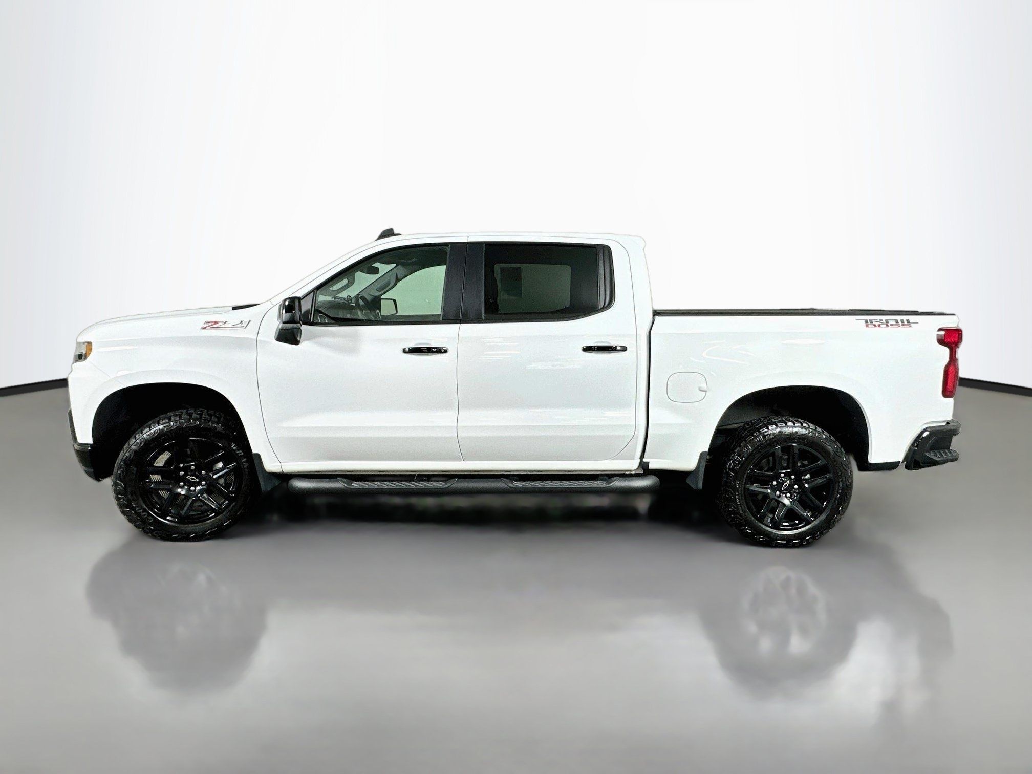 Used 2022 Chevrolet Silverado 1500 LT Trail Boss w/ Convenience Package II AWD/4WD image 4