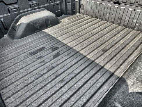 Certified 2026 GMC Sierra 1500 SLT RWD image 18