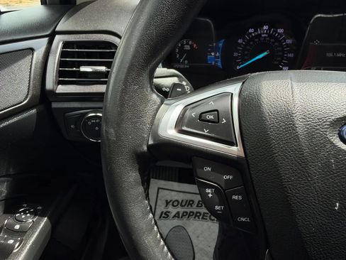 Used 2018 Ford Fusion Titanium image 22