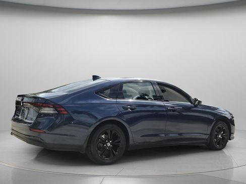Certified 2025 Honda Accord SE image 7