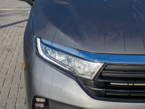 Certified 2024 Honda Odyssey Touring image 11