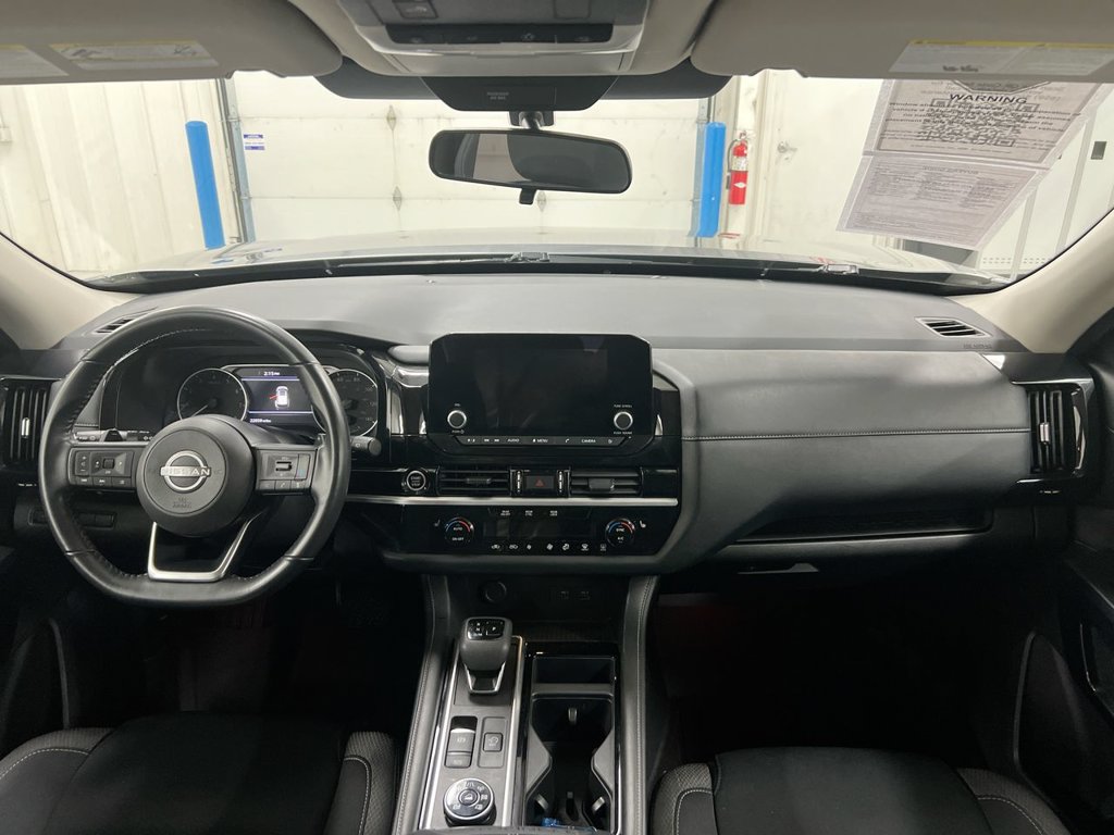 Used 2024 Nissan Pathfinder SV w/ Black Appearance Package AWD/4WD image 10
