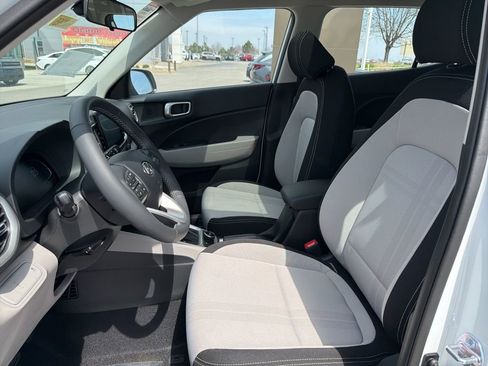 New 2026 Hyundai Venue SEL FWD image 18