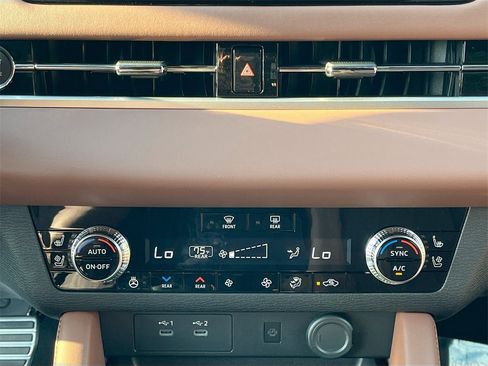 New 2025 Mitsubishi Outlander SEL image 16