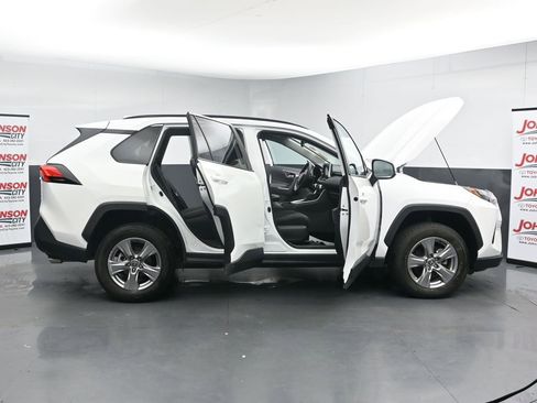 Used 2024 Toyota RAV4 XLE FWD image 41