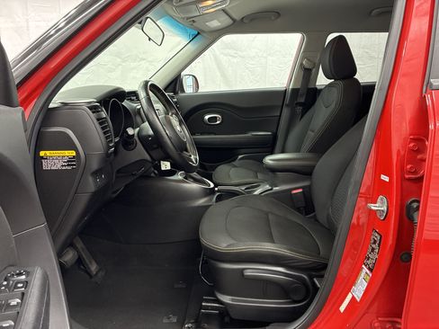 Used 2016 Kia Soul + w/ Designer's Package FWD image 11