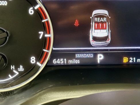 Used 2023 Nissan Rogue SV image 8